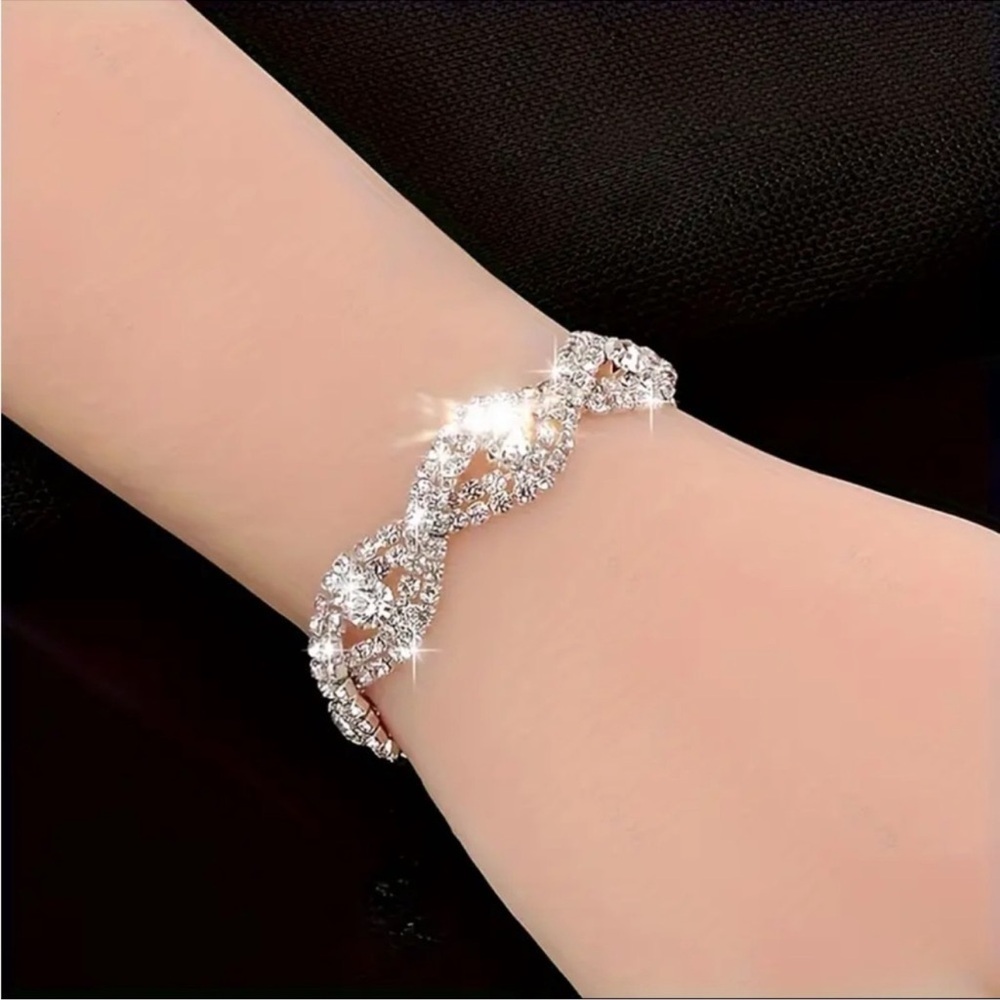 Elegant Silver Crystal Link Bracelet - Women's Jewelry New NWT - Picture 5 of 7